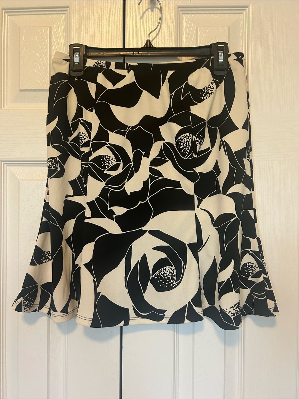 Vintage Express Floral Print Midi Skirt, Black/White, size M - Picture 2 of 5
